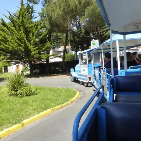 De L'hippodrome 2 *